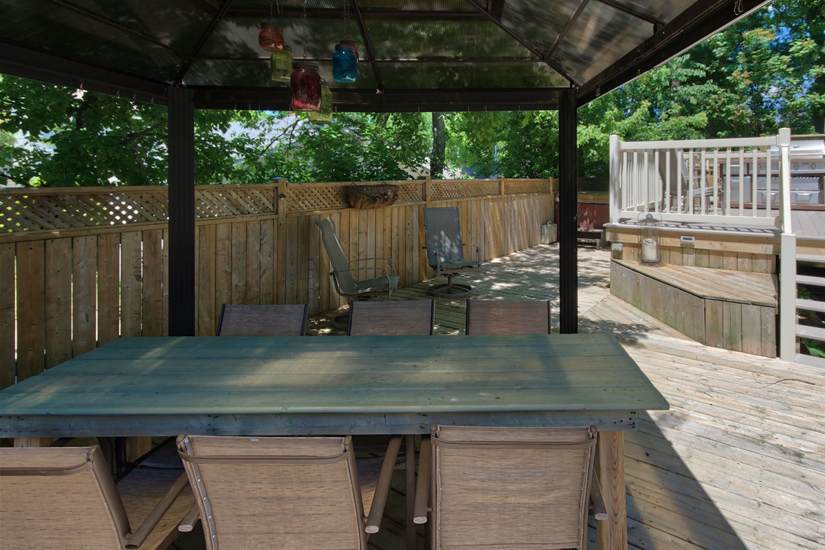 46c0e55bb4204484a08983cd6b917426 Large