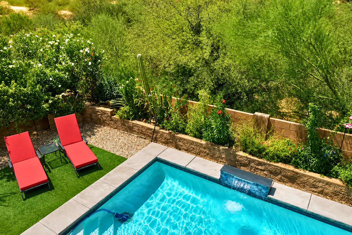 The desert open space behind our property ensures quiet and privacy.