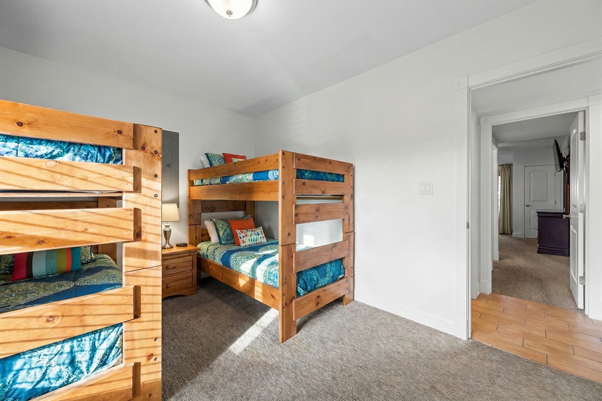 Kids' Zone: Bunk Room