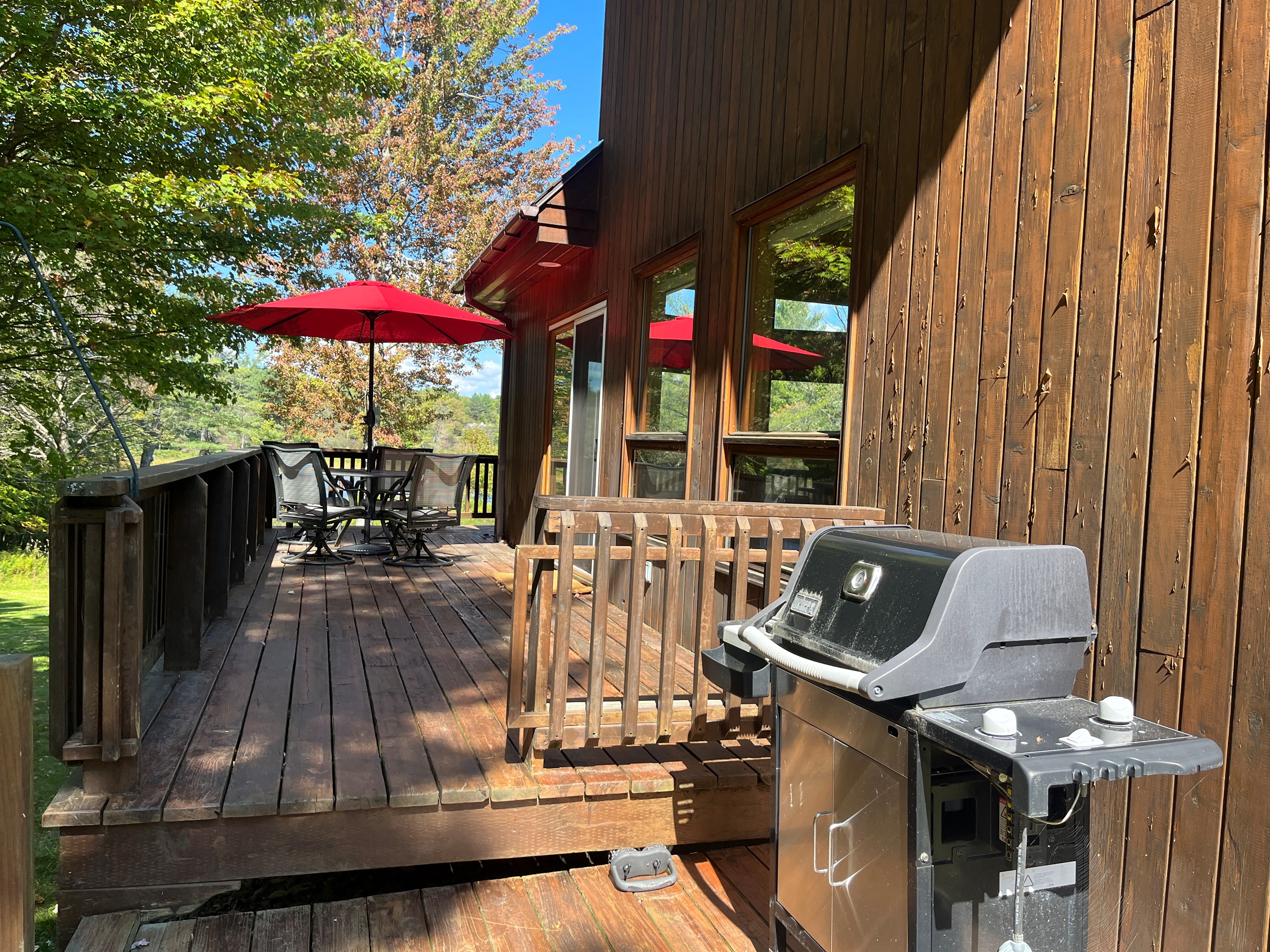 Outdoor grilling and dining at Hidden Creek Lodge