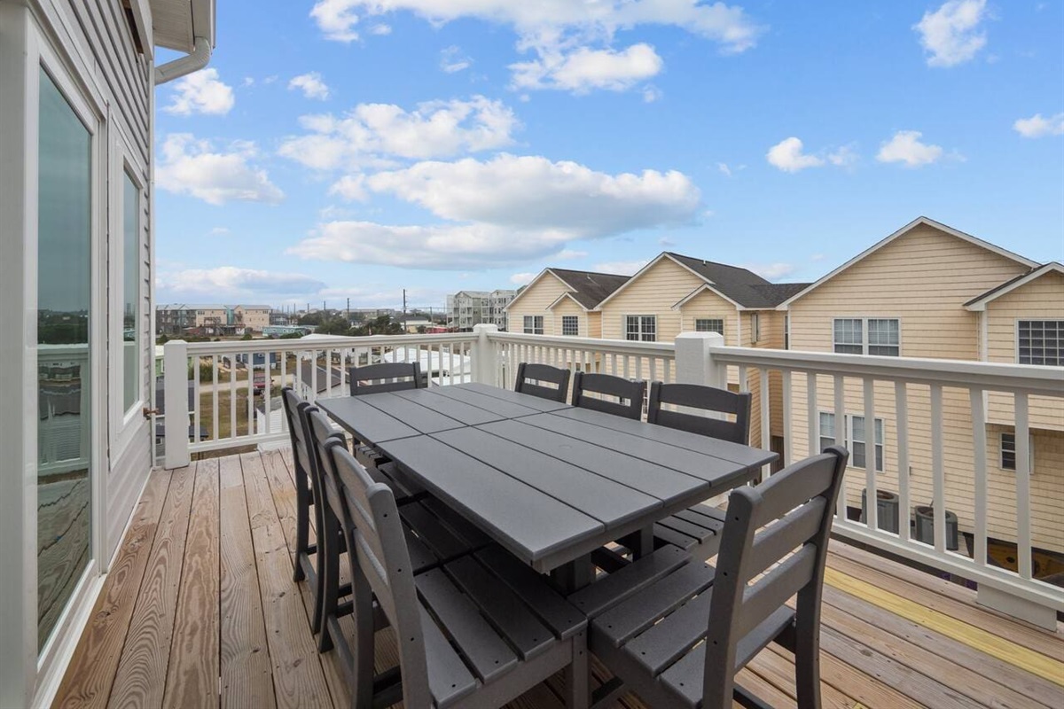 Outdoor seating for 8