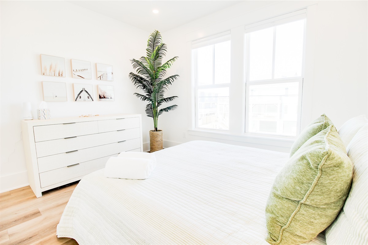 Bedroom 2 - Bed Linens and Bath Towels Provided!
