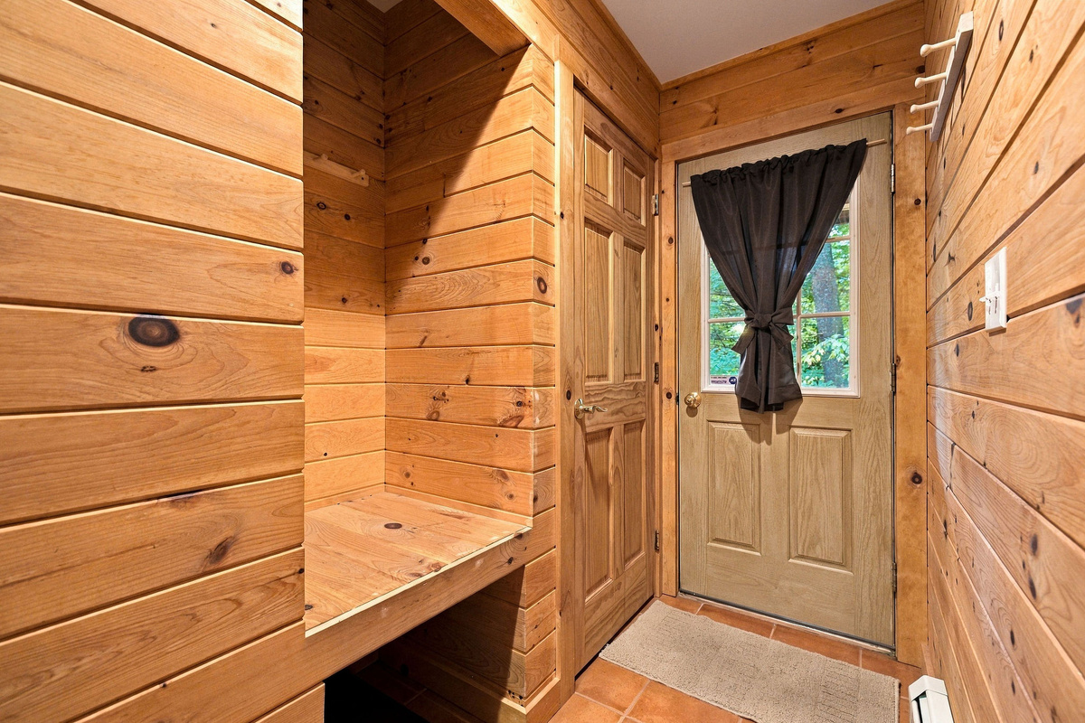 A welcoming side entry provides a convenient place to leave your outdoor gear.