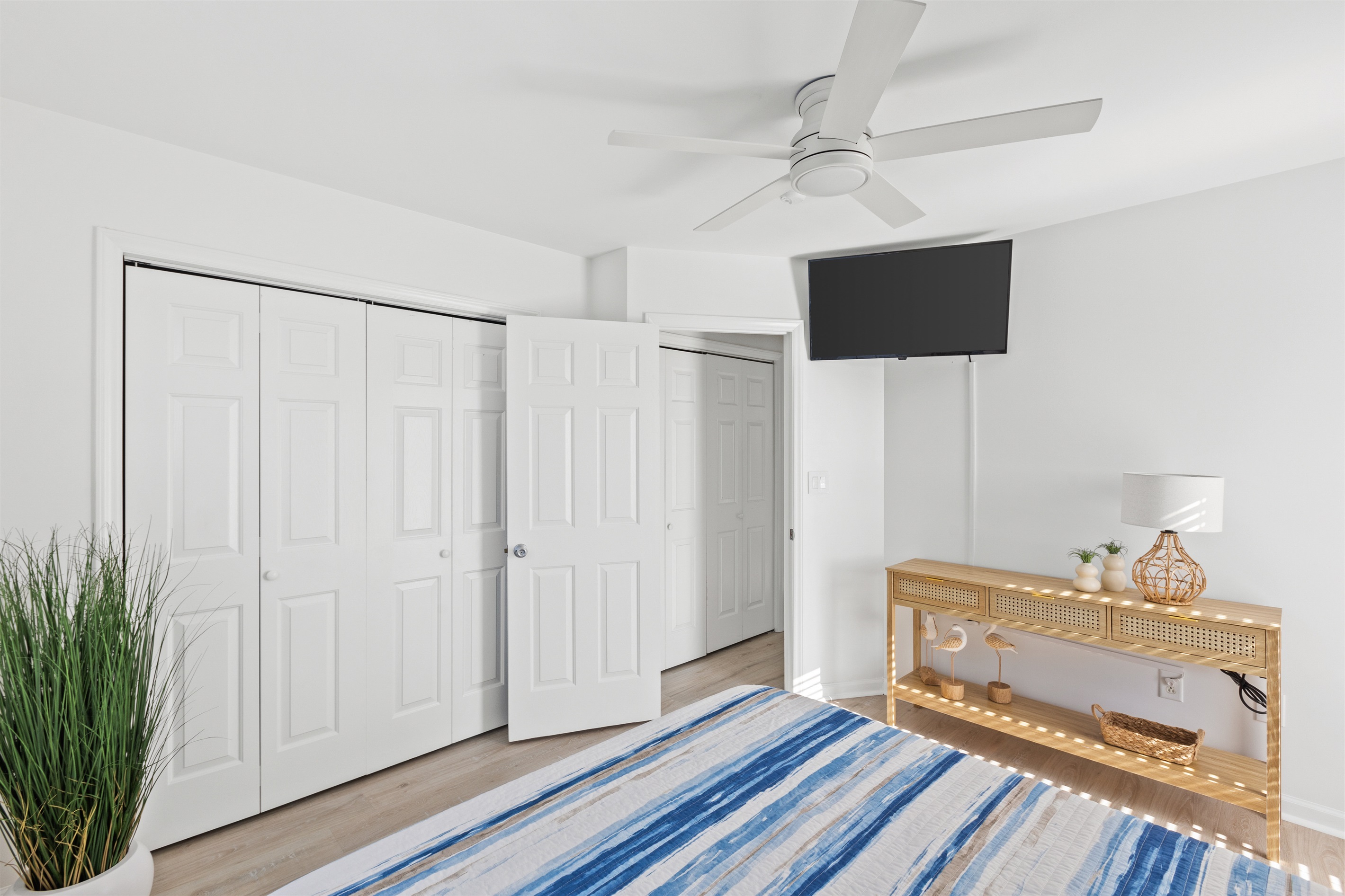 Bedroom 4 - Second Floor (Queen)