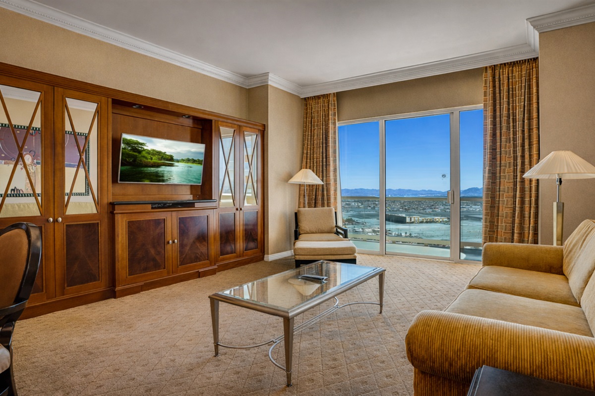 Chic space, stunning views, total comfort.