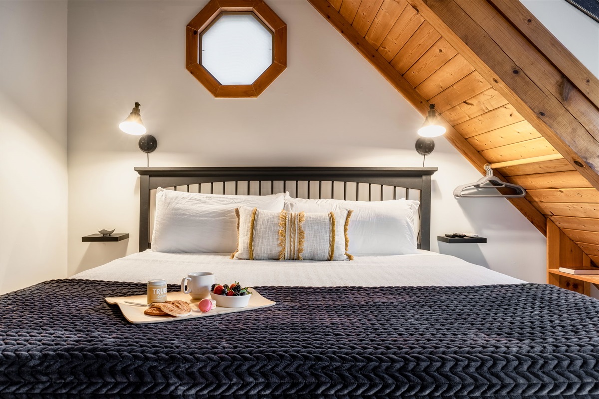 Unwind in our comfortable and cozy bedroom, where every detail is designed to make you feel right at home.