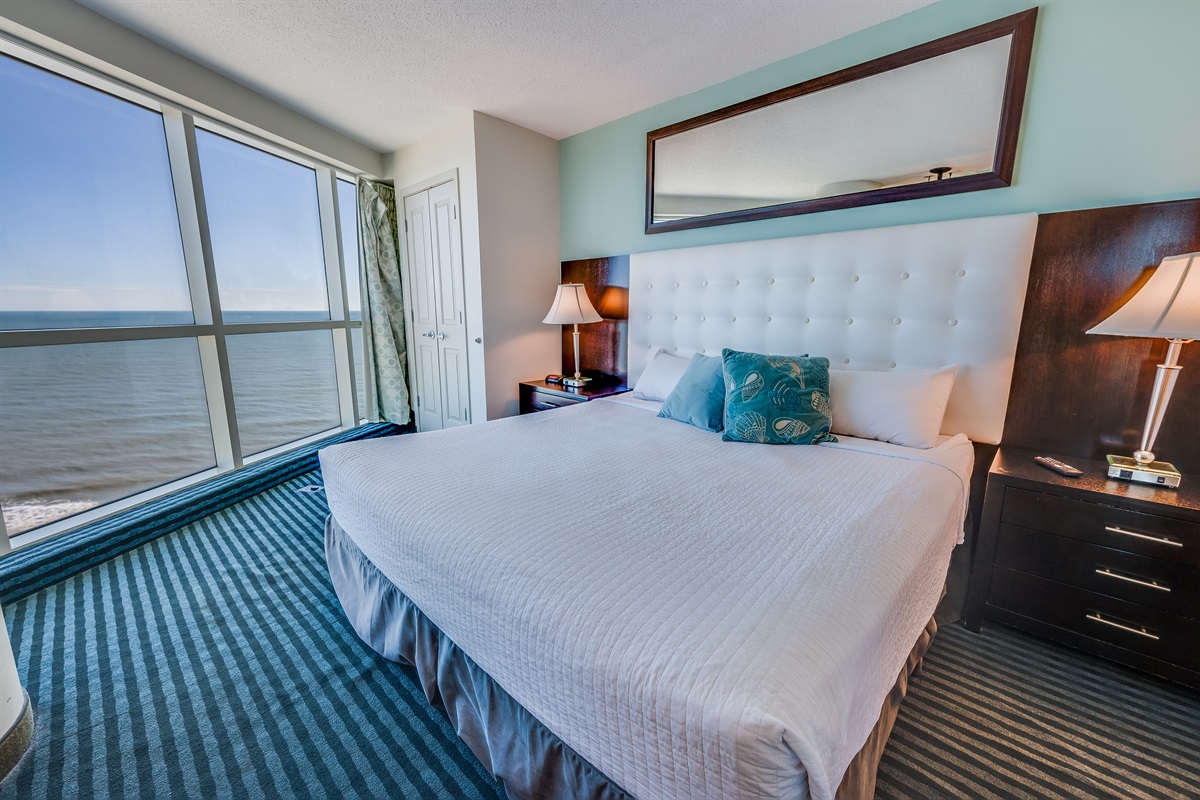 Stunning Bedroom Beautifully Decorated with Amazing Views 💫✨