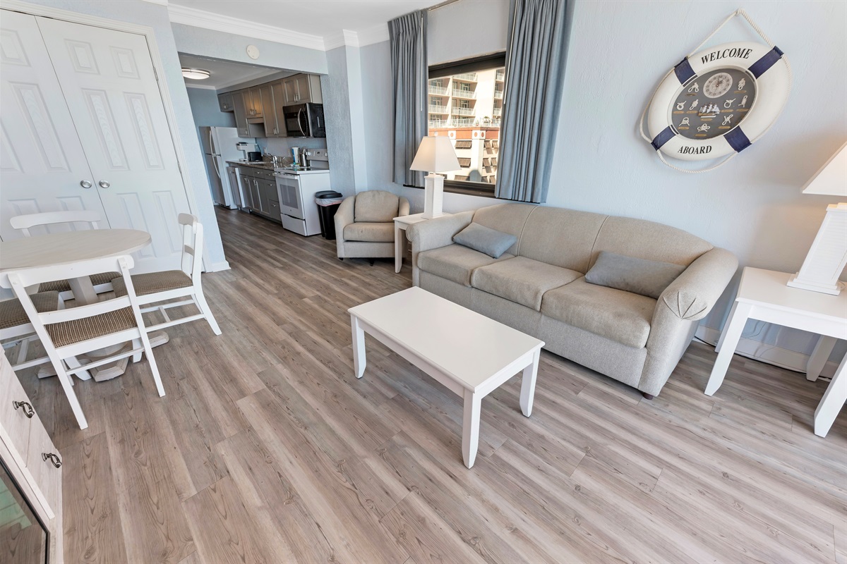 Amazing Living Room with Stunning Views🌊☀️