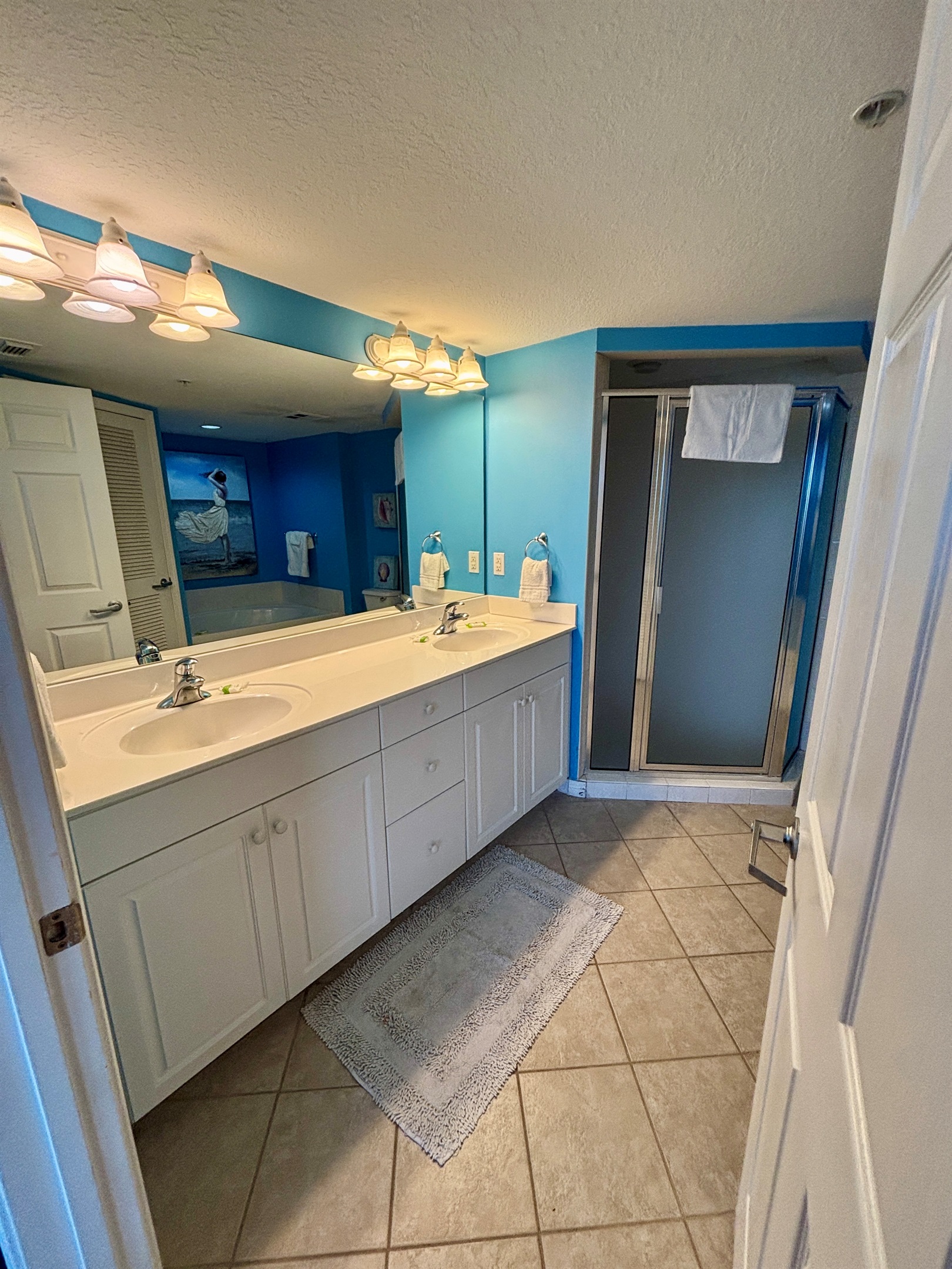 Private master bedroom bathroom