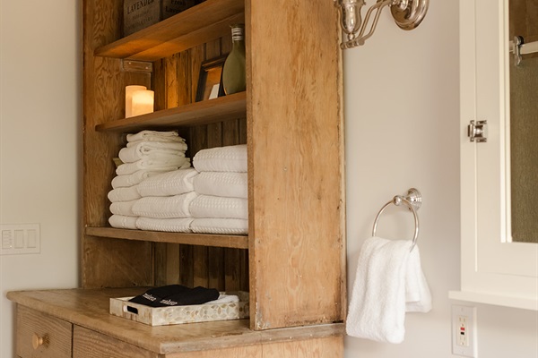 Spa-Like Upstairs Hall Bath