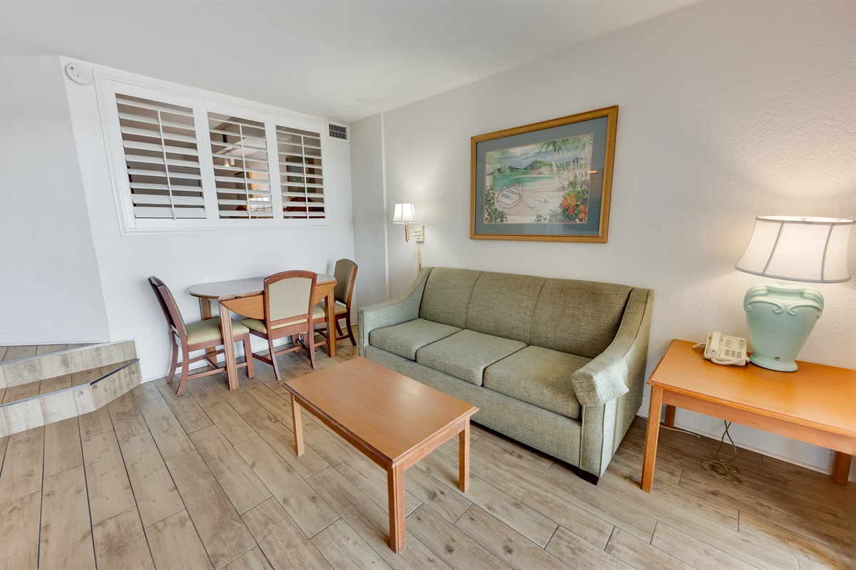 Living Room with Stunning Views🌊☀️