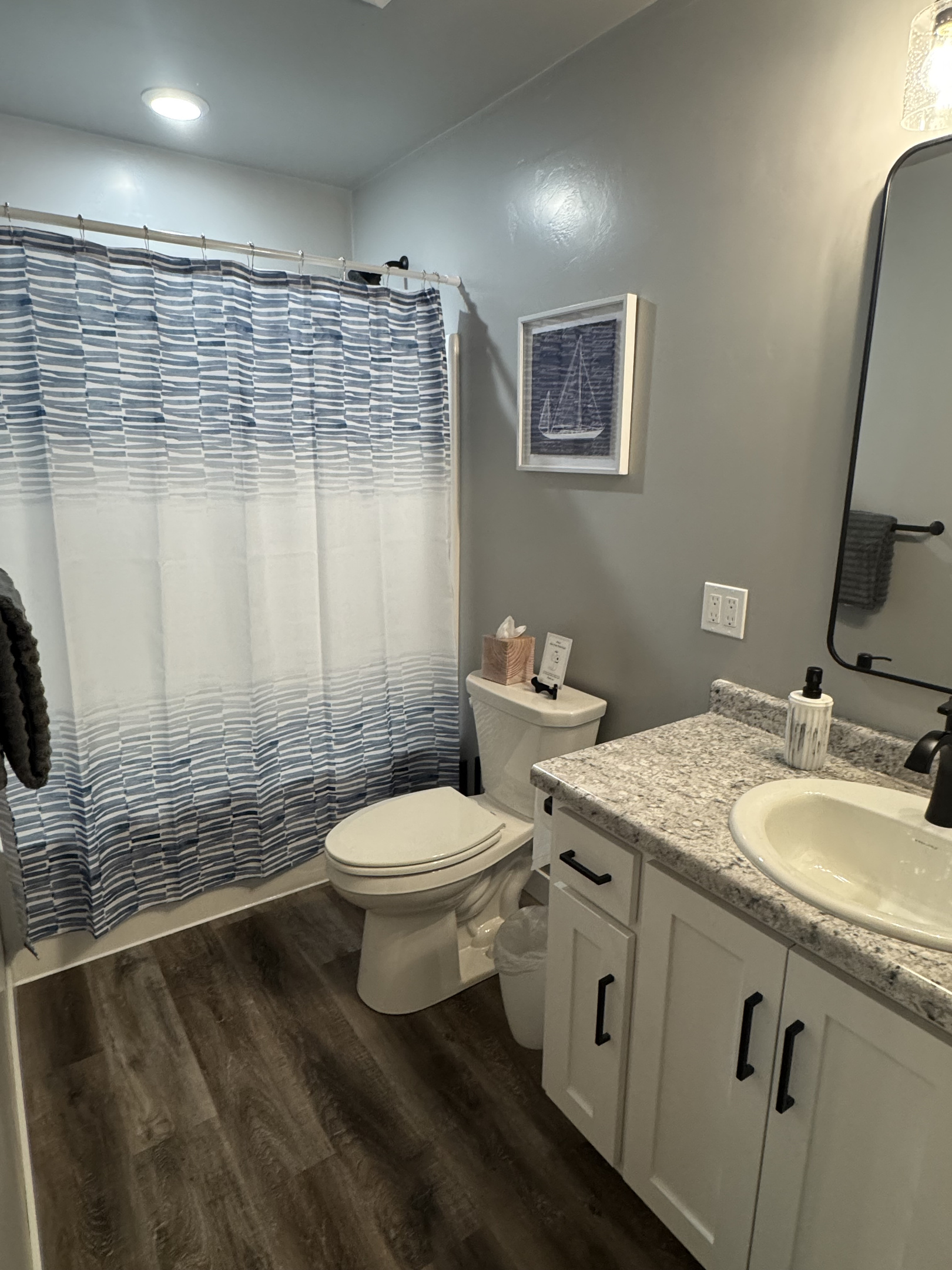 Full bath in bedroom 3