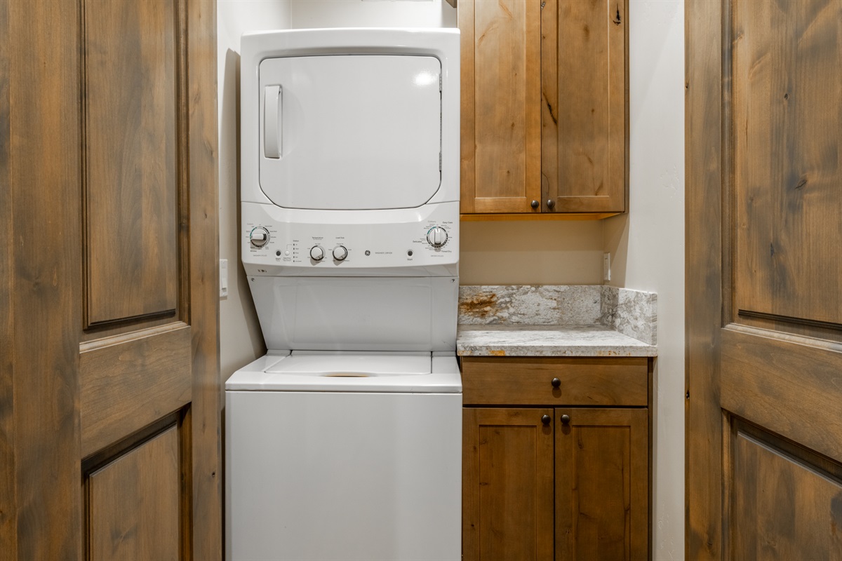 In-unit washer and dryer for extended stays or post-powder refresh.