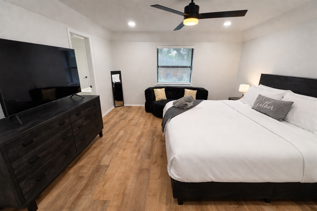 From a plush king bed to a cozy sofa sleeper,
plus a 55” Smart TV and premium linens