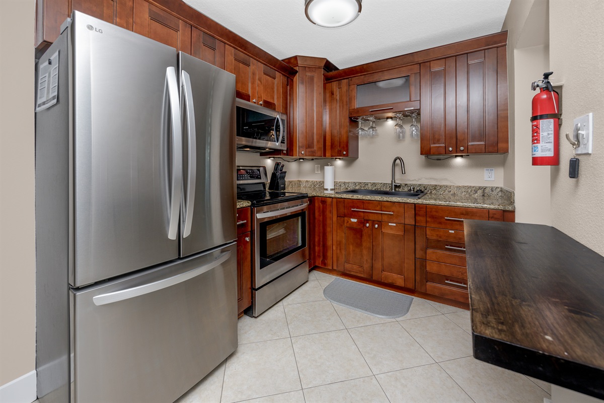 Fully Stocked Kitchen