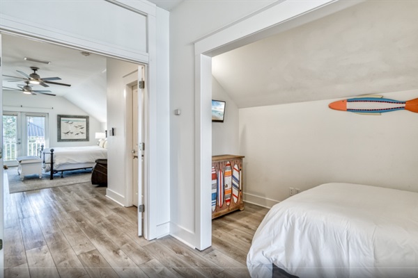 3rd floor landing with additional Full bed