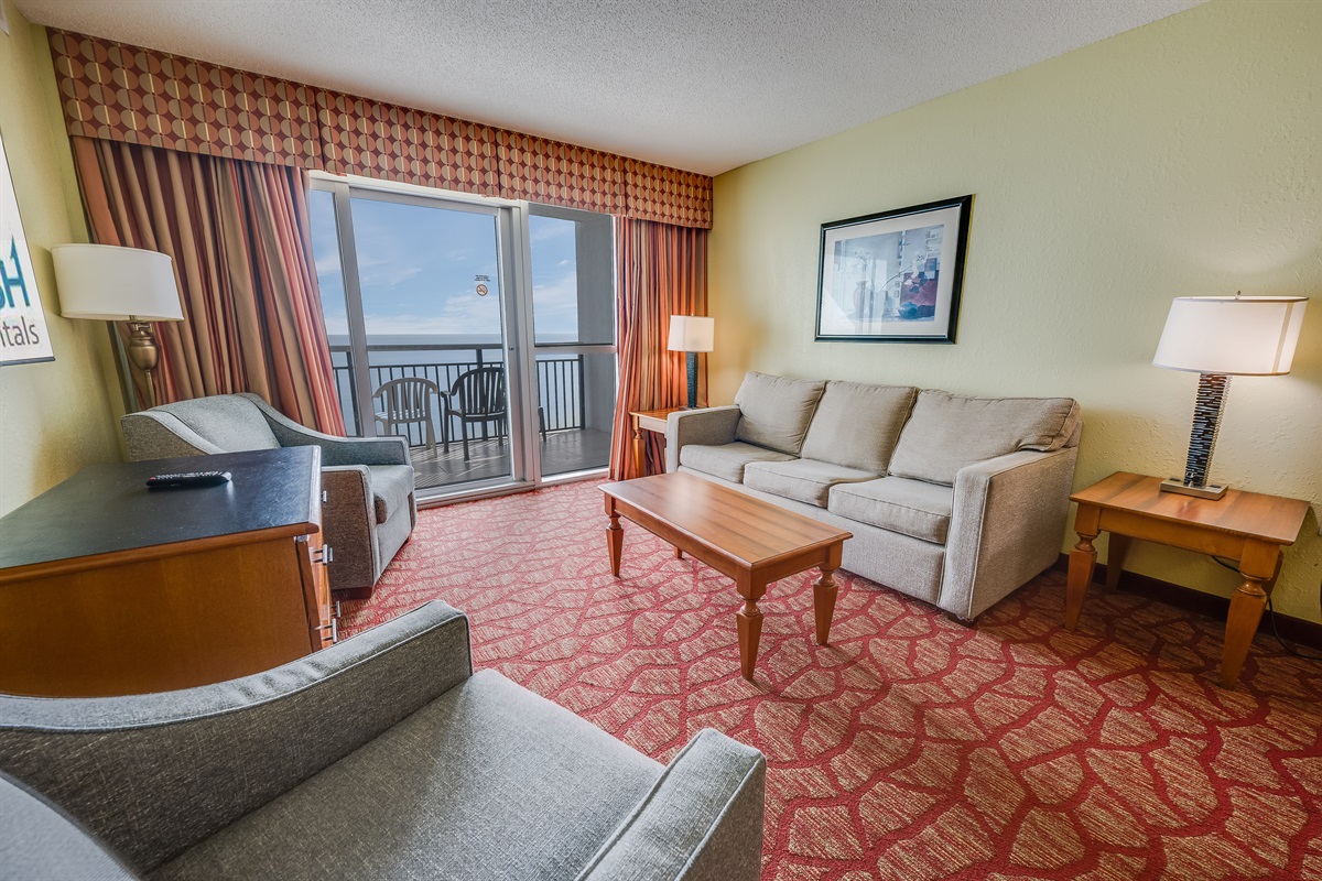 Amazing Living Room with Stunning Views🌊☀️