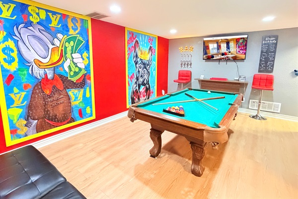 🥂🎱 Bar-side breaks hit different here: shoot, sip, and celebrate 🕺🏽✨