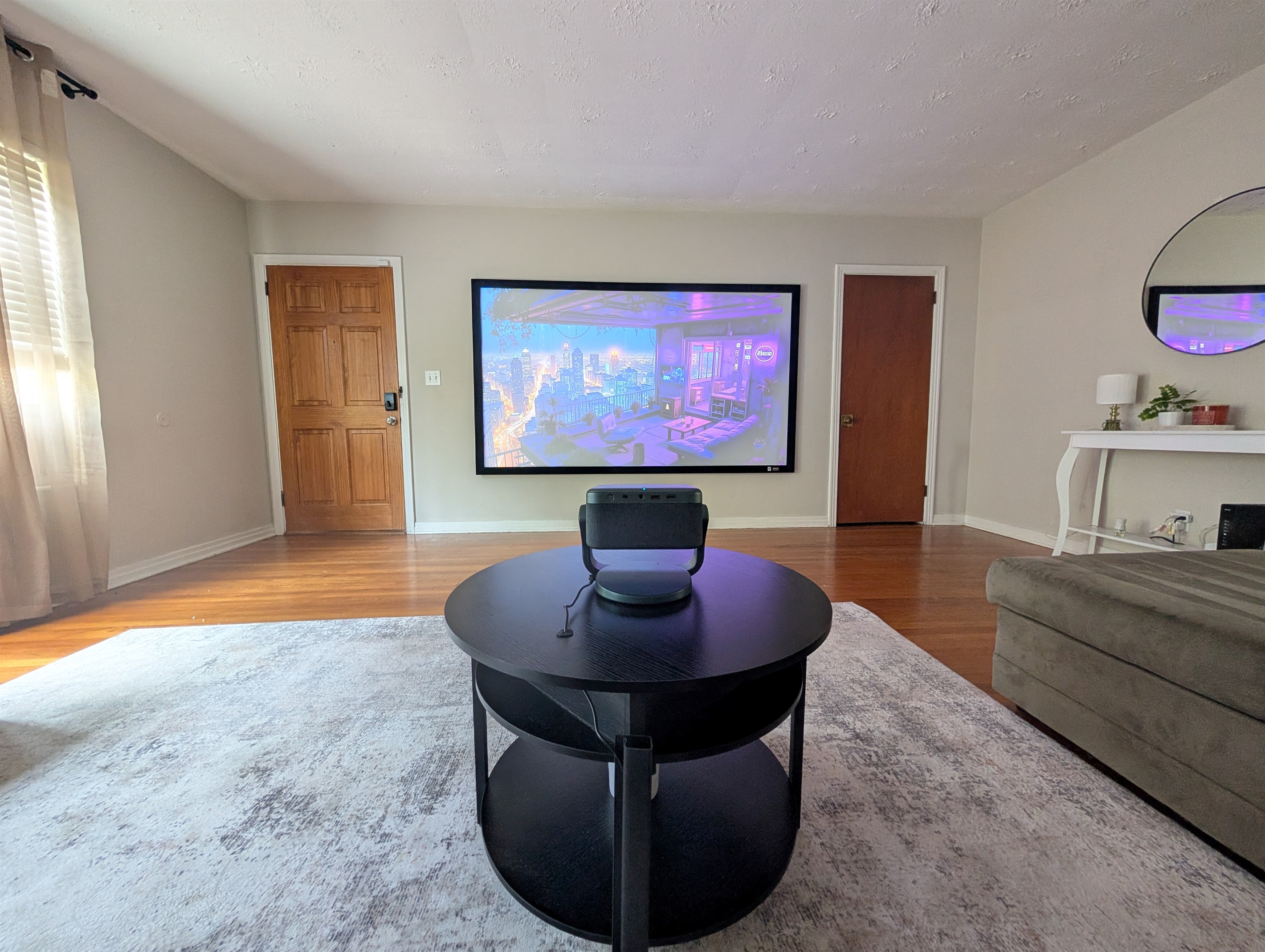 Riverside 2BR w/ Projector Near Five Points 2