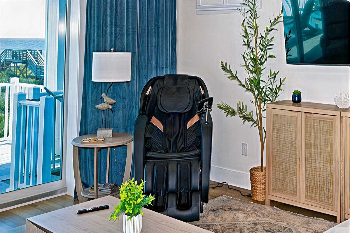 Full-body massage chair for peak vacation mode 💆‍♂️
Unwind after the beach with deep relaxation right in the living room—kick back, press start, and let the stress melt away.