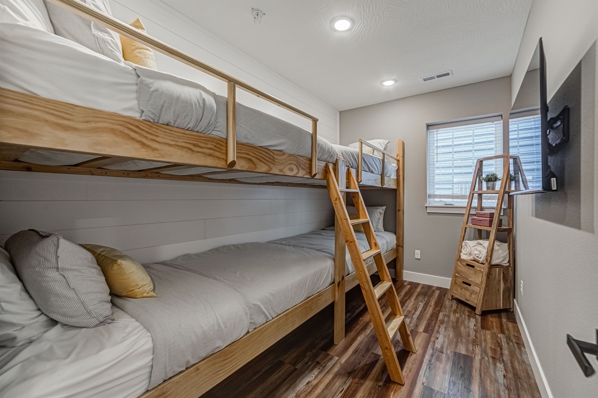 Lower level Bunk room-sleeps 4