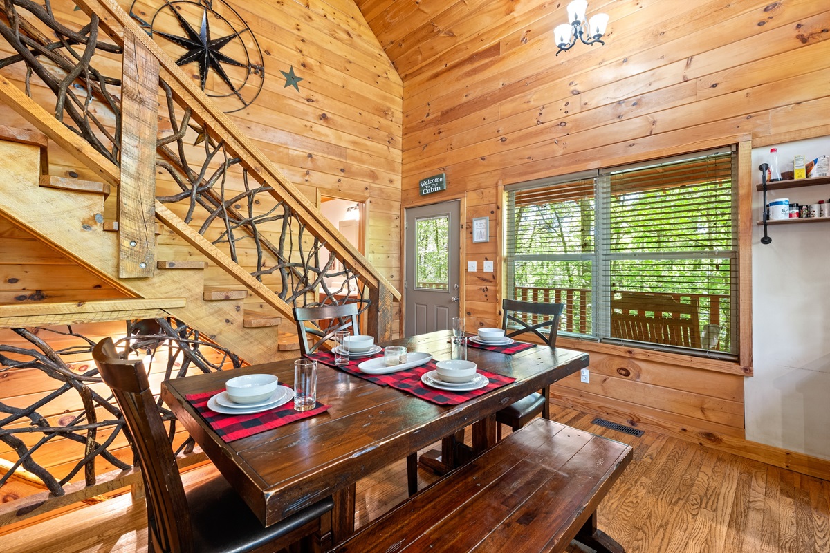 Open Dining Area View of Nature!