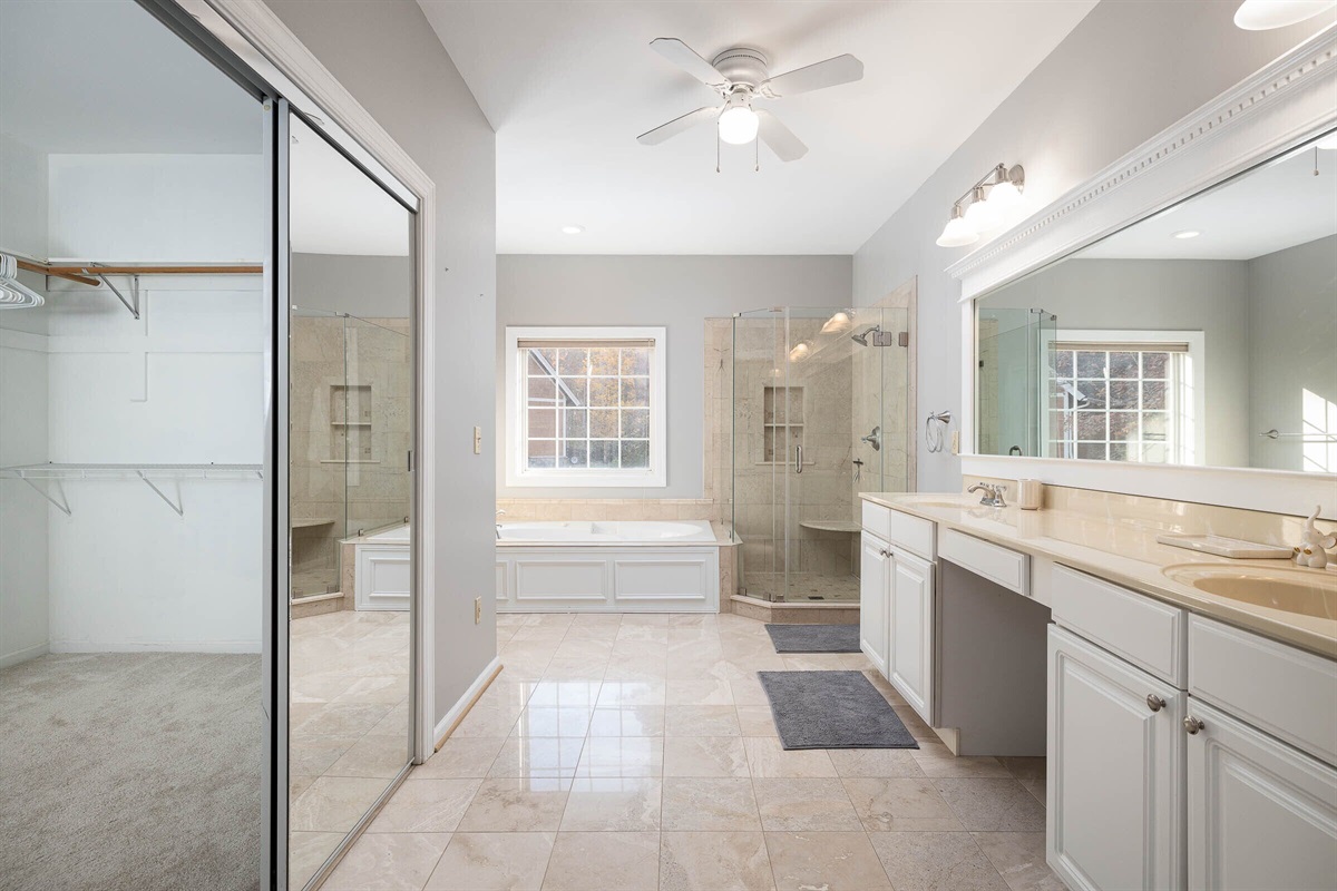 main floor master bath w/jacuzzi tub and separate shower