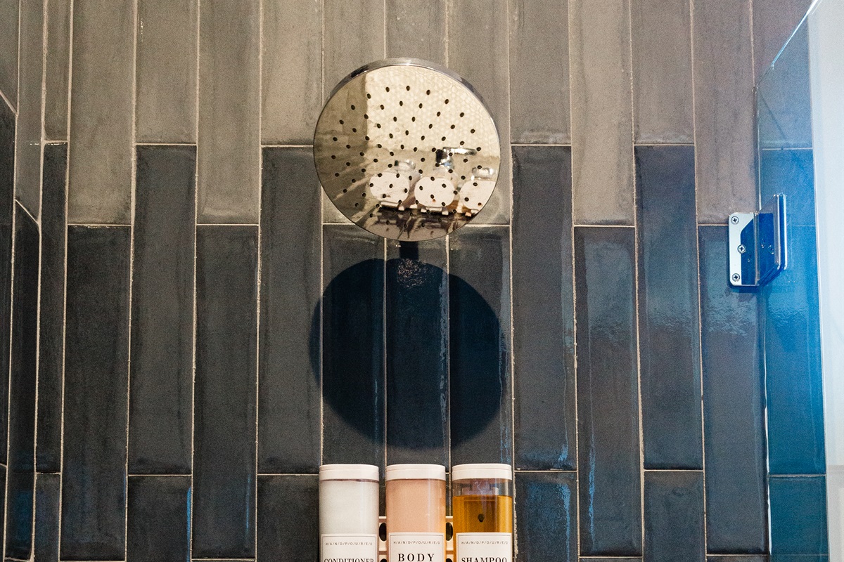 Shampoo, conditioner, and body wash provided