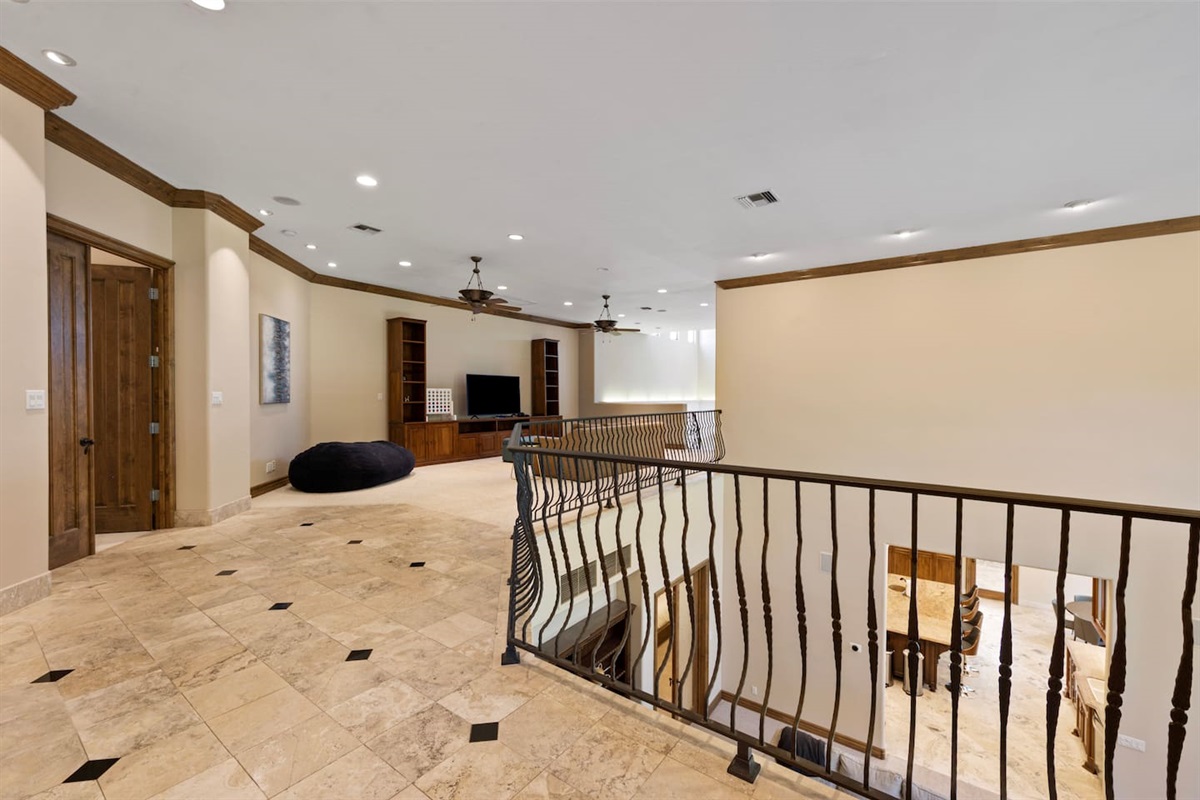 7BR+ Bonus Room Phoenician Mansion w/ Hot Tub&Pool-Heat Avail! — 7BR+Bonus Room Phoenician Estate • Heated Pool + Hot Tub, Phoenix, Arizona — photo 68