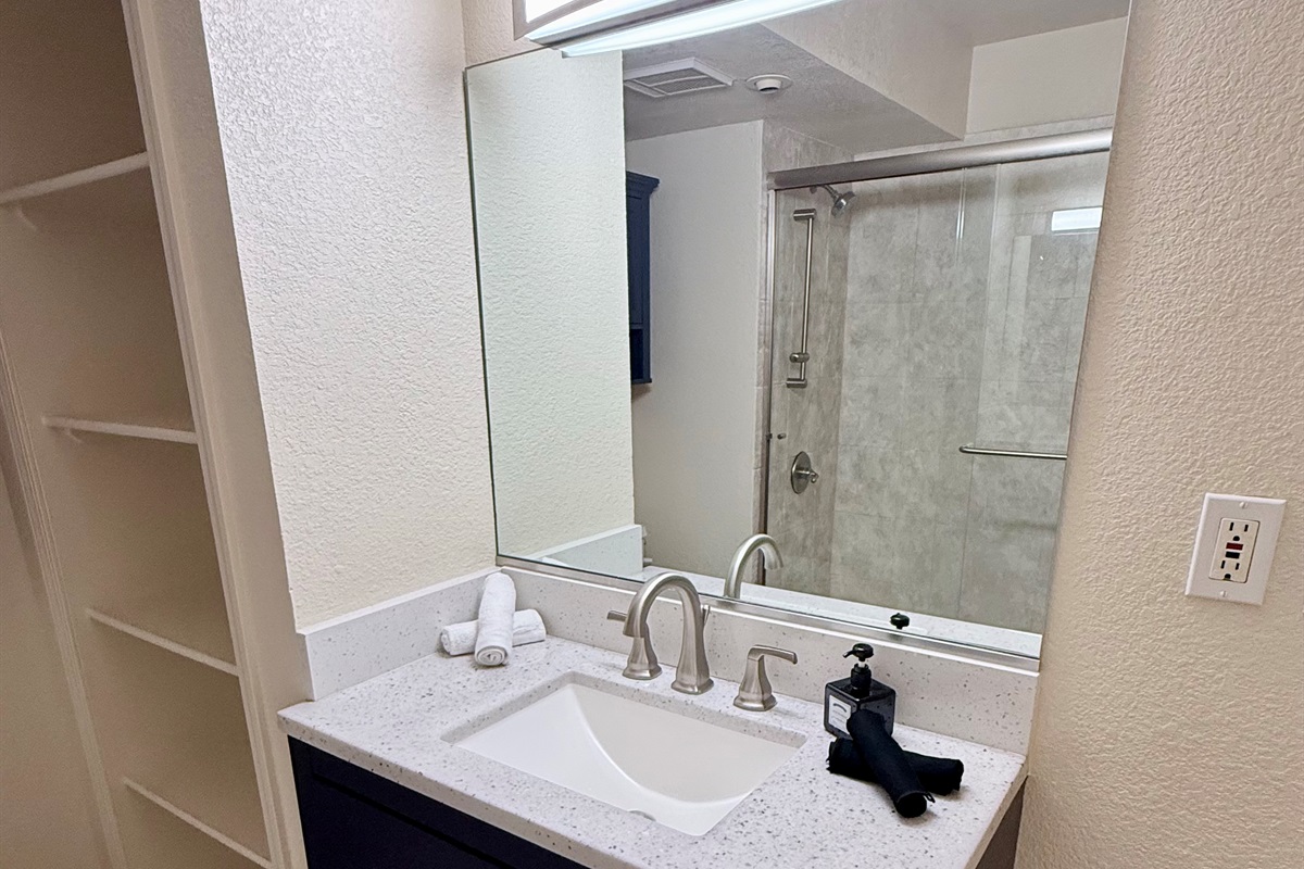 Vanity area in en suite bathroom