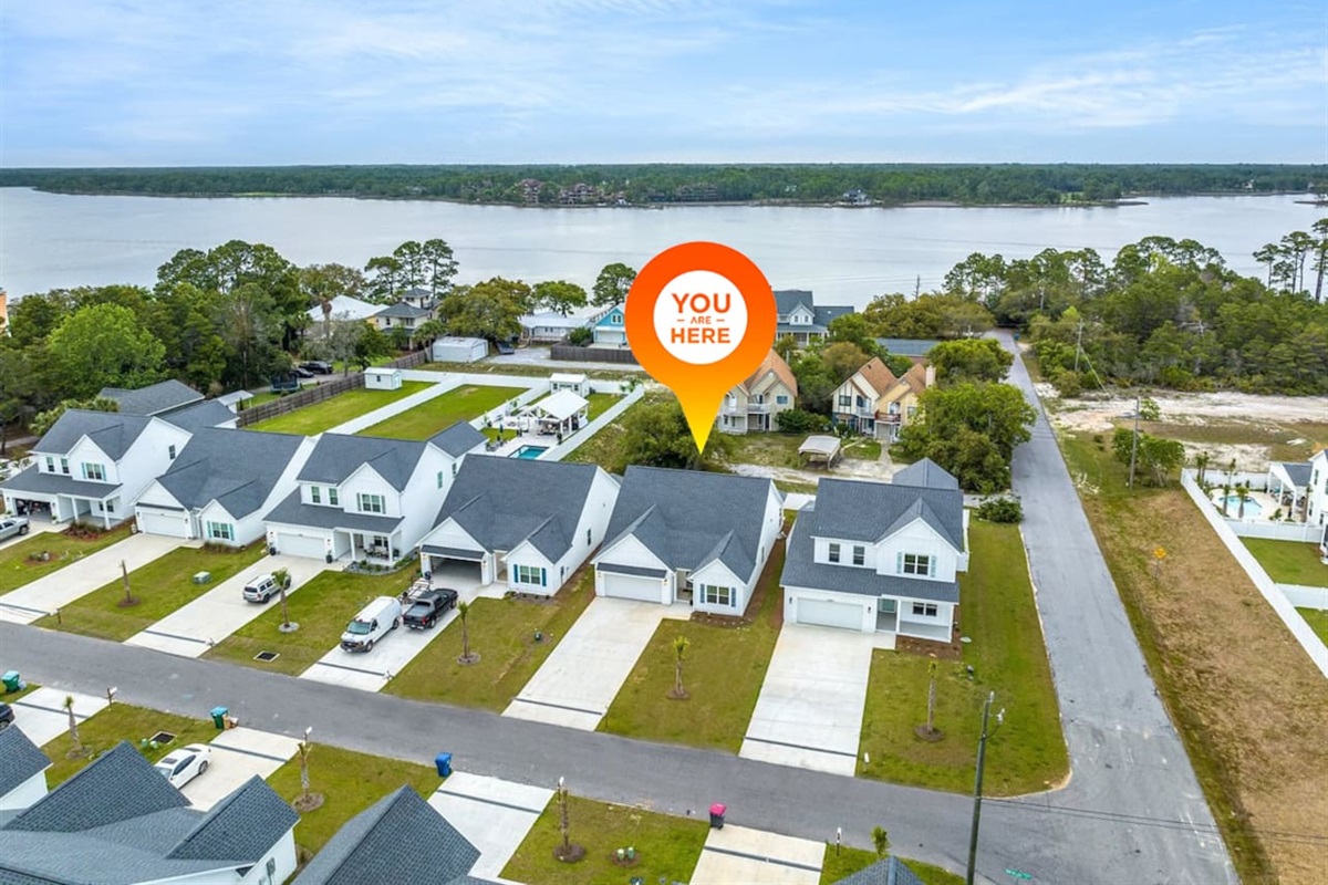 Short 5 min walk to Lake Powell