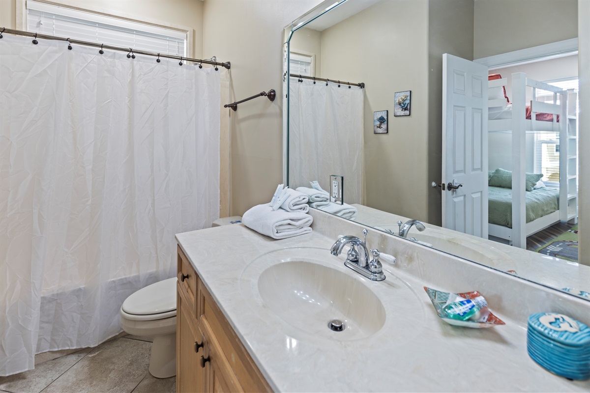 2nd Bathroom (2nd Floor)