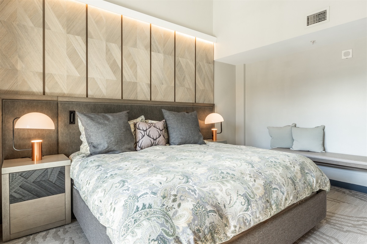 Spacious and calm, the primary suite offers a true retreat with plenty of space and privacy.