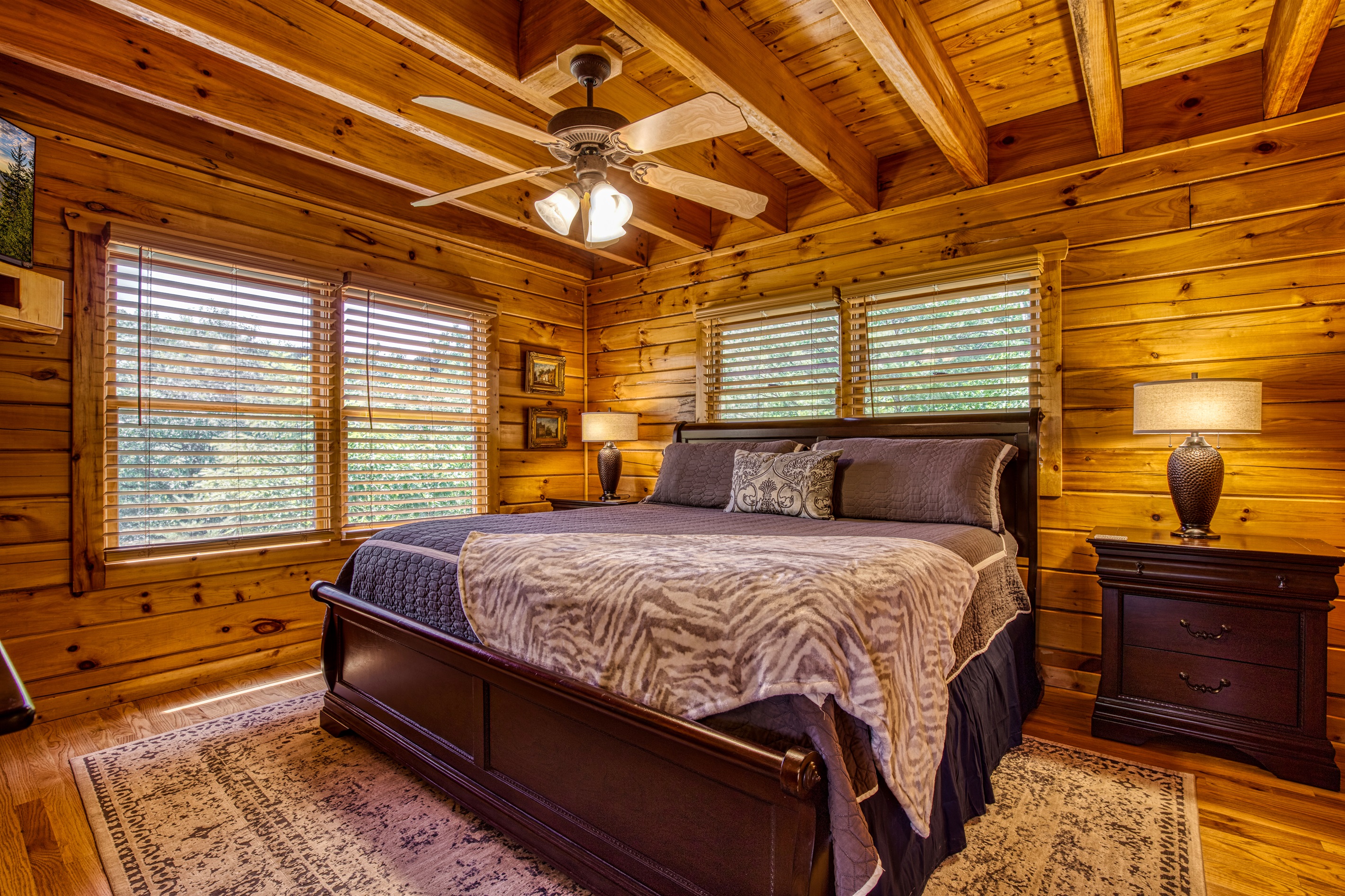 Main floor KING bed