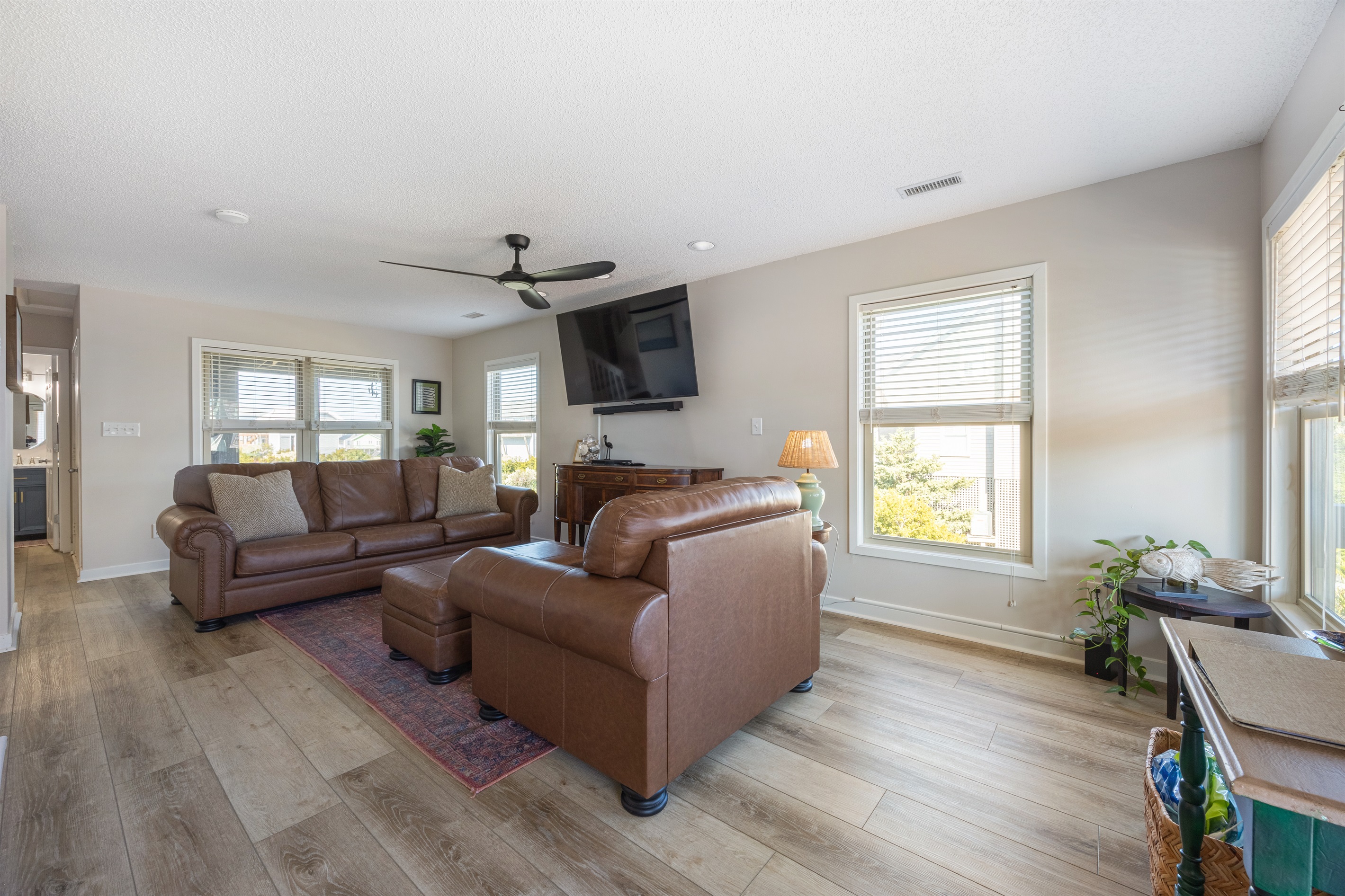 Spacious living room perfect for family gatherings.
