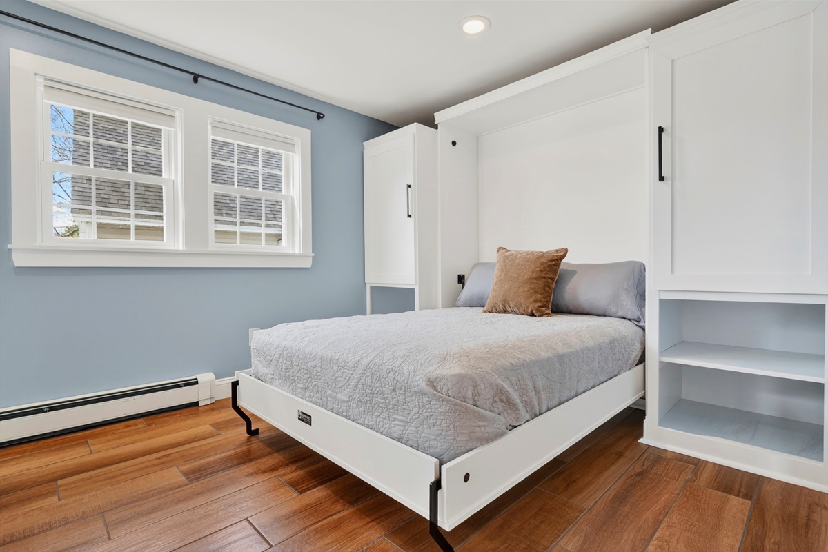 First floor bedroom with murphy bed (sleeps 2) and twin bed 