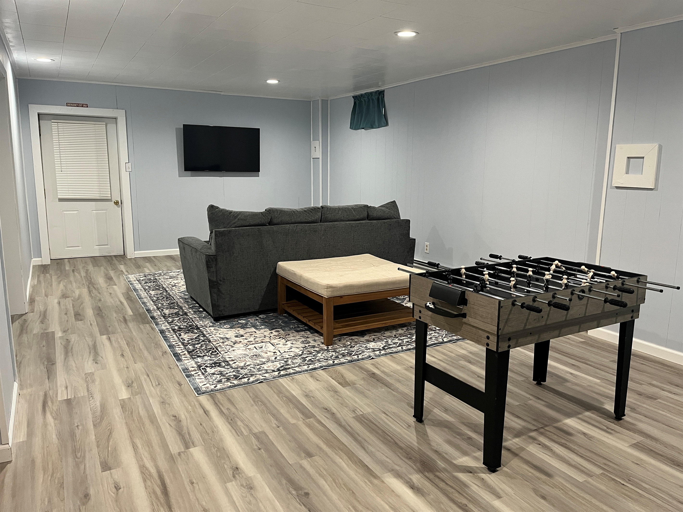 Lower level game room with Smart TV