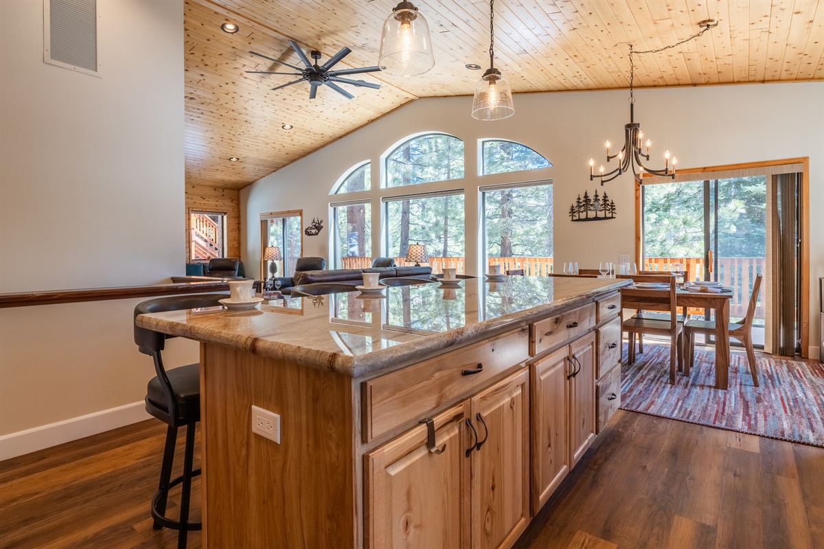 Beautiful chef’s kitchen for all your cooking and entertaining needs