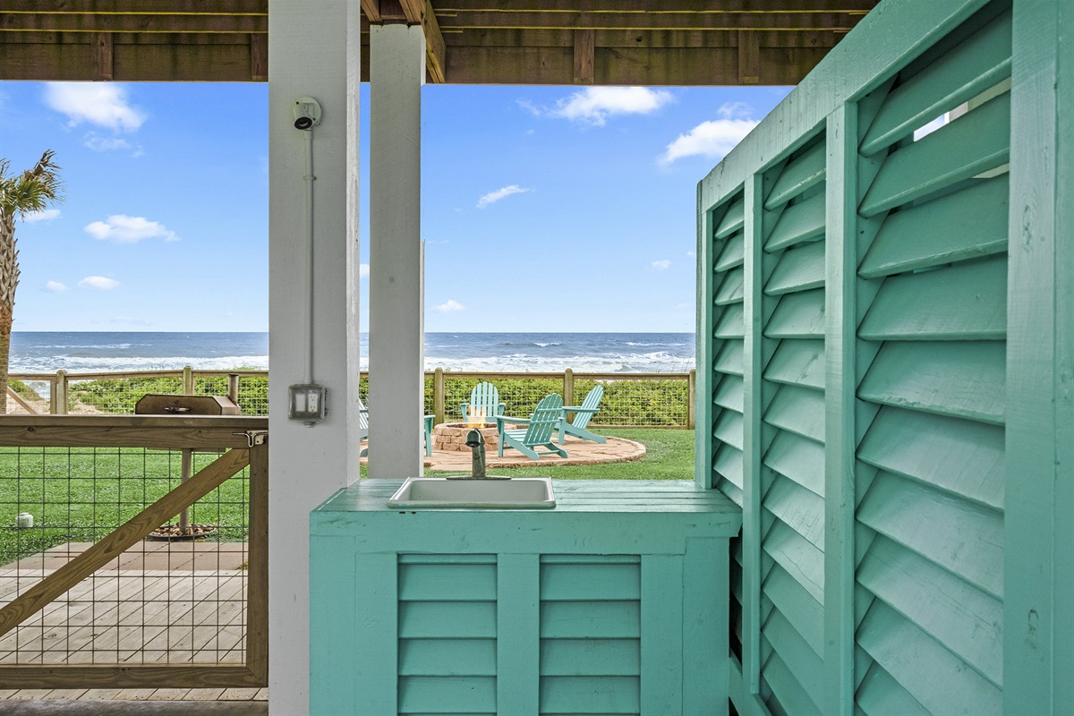 47aada1c9fea451a98eb6b3827179bd3 Large | Beachhouse | Texas | TX | Vacation Homes | Galveston | Crystal Beach | Kokomo | Breezy Days | Beachfront Elegance | Sunrise Serenity | Southern Sands Property Management, LLC