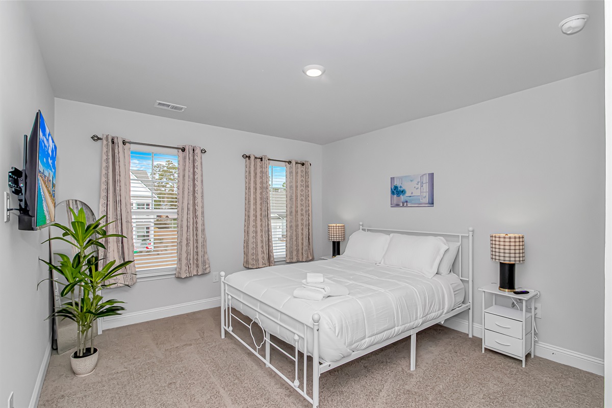 Queen Bedroom