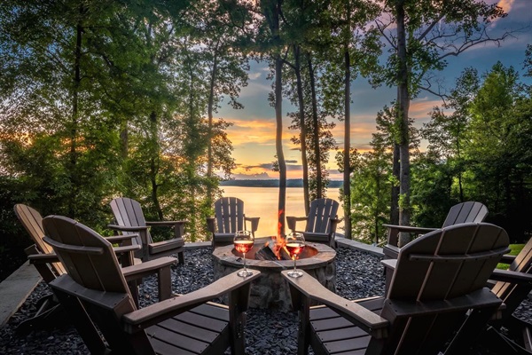 Beautiful Sunset Views & Firepit