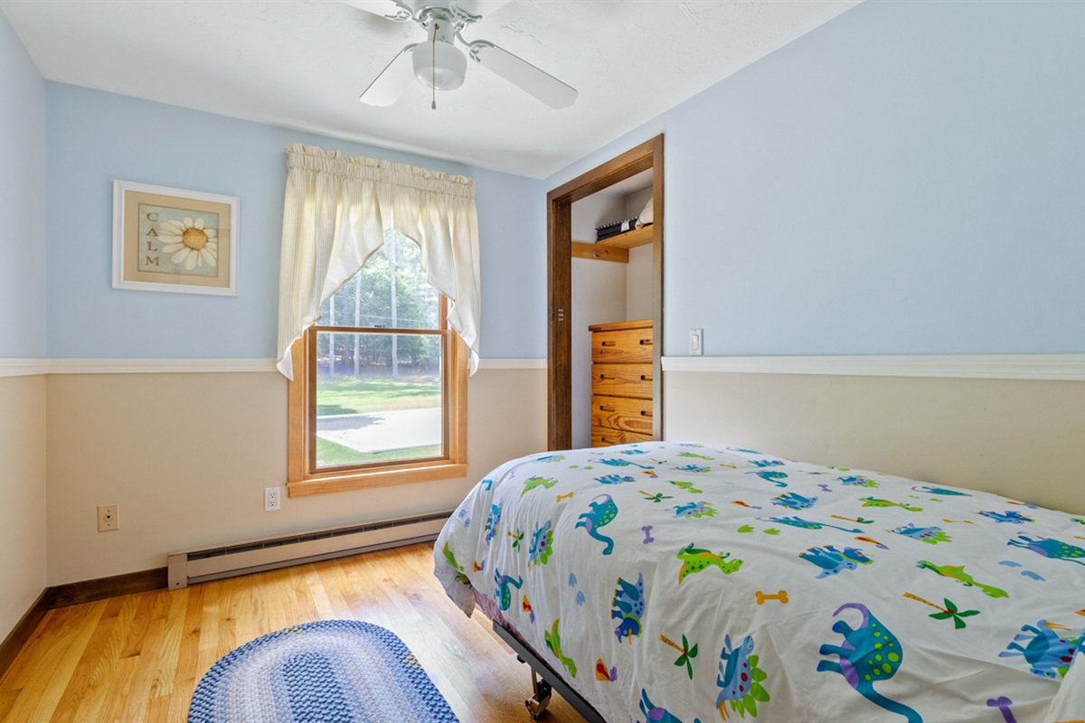 Kids Bedroom - Twin Bed