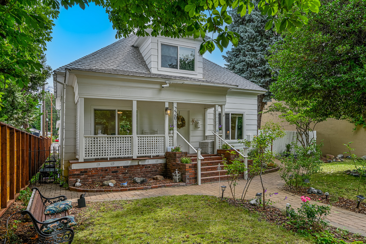Front Yard to the Right