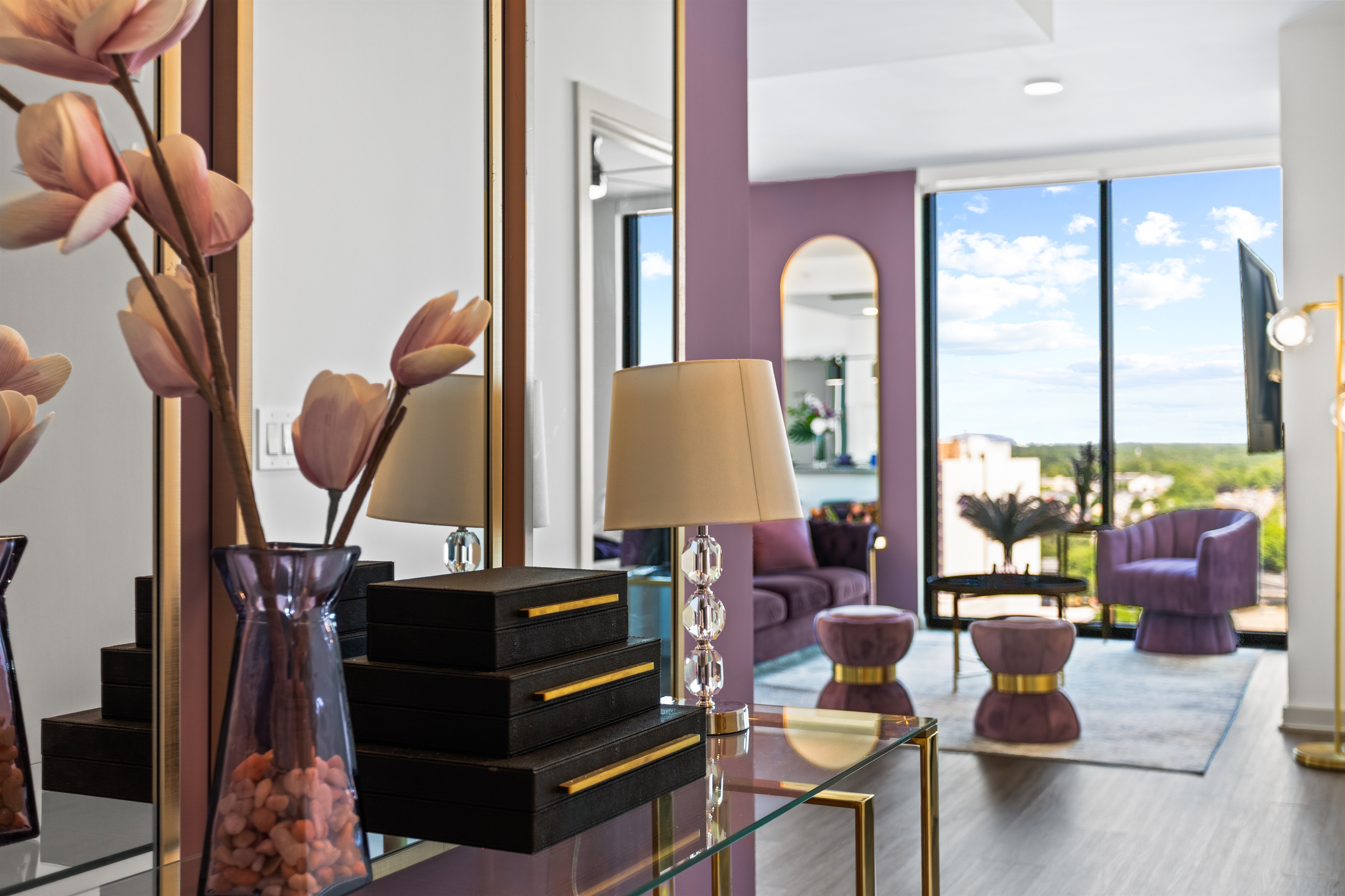 The Velvet Room: 17th Floor 2BR | Skyline Views, Balcony, Near Stadium 5