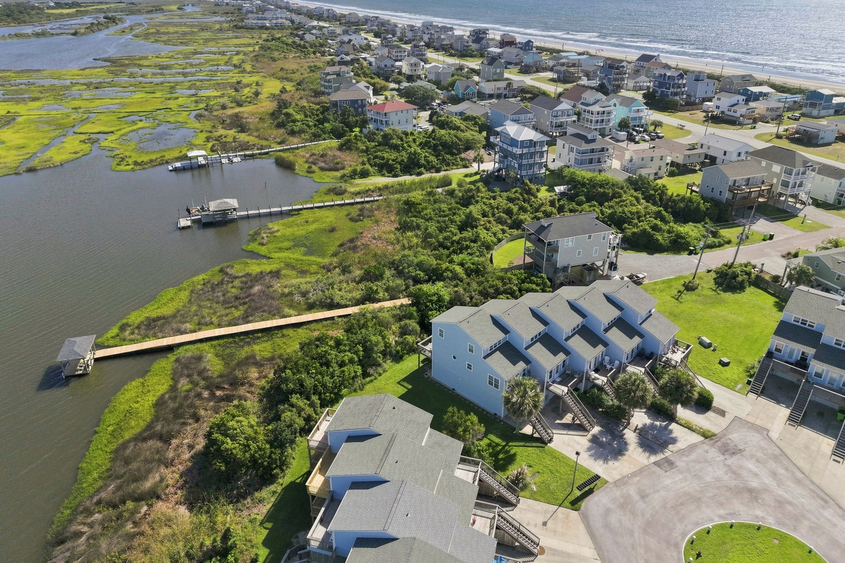 Enjoy the best of both worlds with the beach on one side and serene waters on the other.
