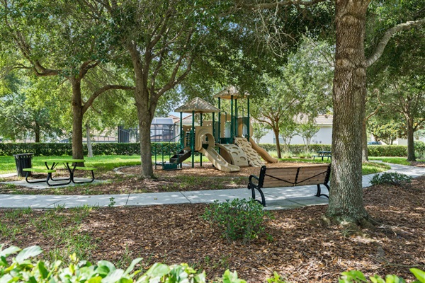 Windsor Hills : small park for little ones