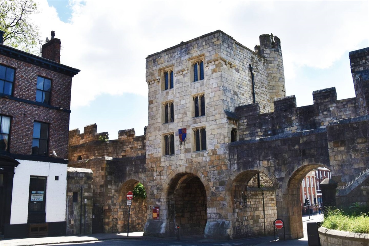 Mickelgate Bar walls