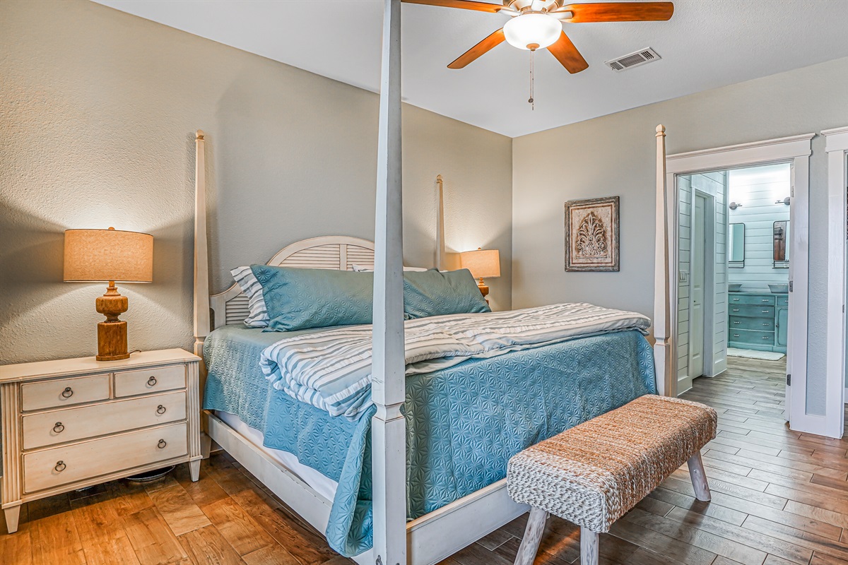 47d1c91da5f34ac4b43e36e9a7042bb7 Large | Beachhouse | Texas | TX | Vacation Homes | Galveston | Crystal Beach | Kokomo | Breezy Days | Beachfront Elegance | Sunrise Serenity | Southern Sands Property Management, LLC