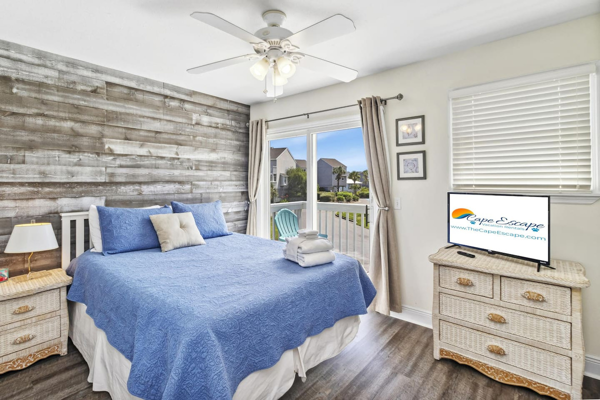 Sleep soundly in bedroom 2 &mdash; perfect for kids or traveling companions with its own private balcony.