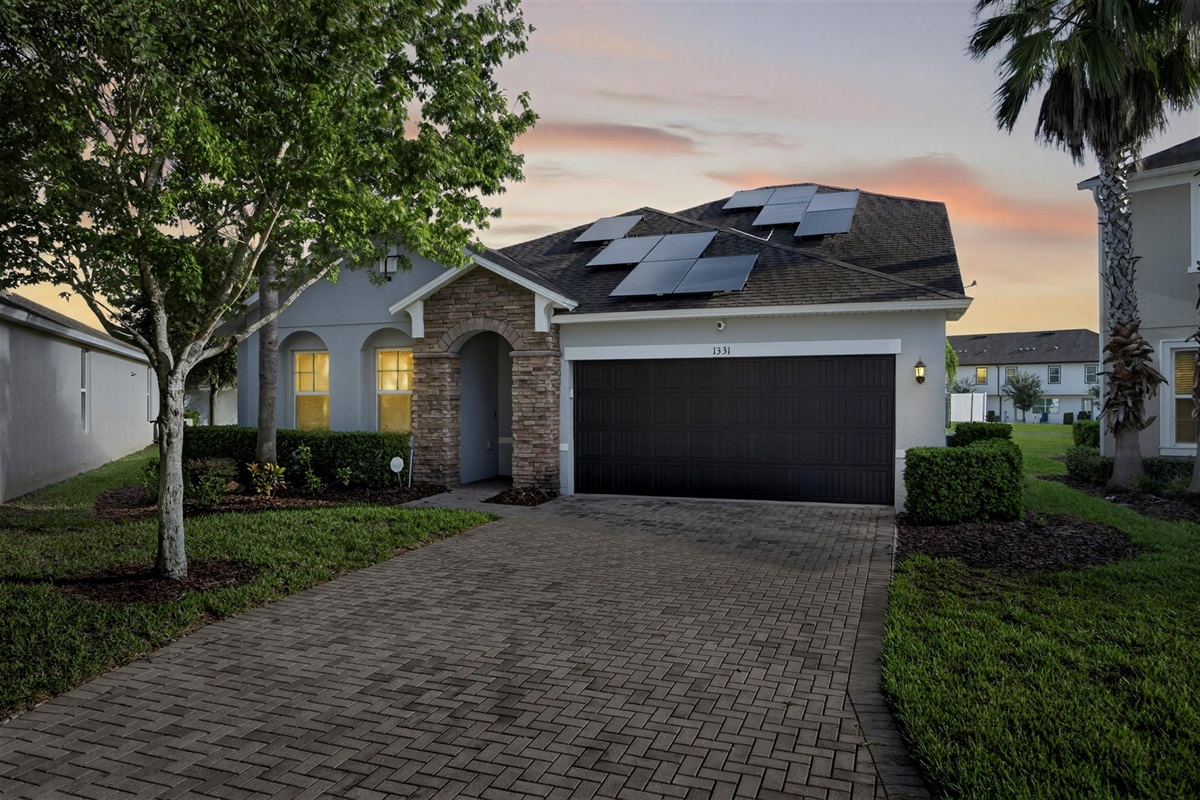 Welcome to The Jedi Lounge! A stunning modern villa in the gated West Haven community.